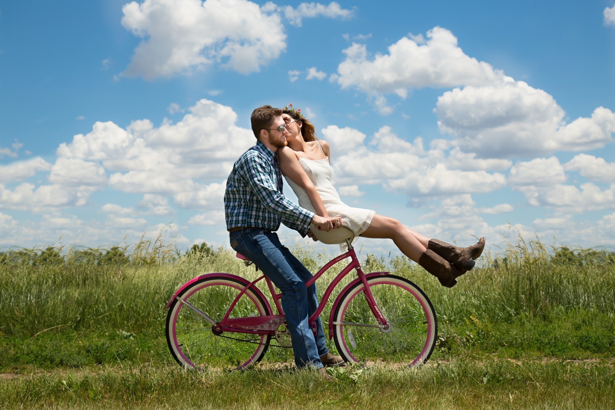 Love Is in the Air: 7 Awesome Signs of a Love Is in the Air: 7 Awesome Signs of a Healthy Relationship